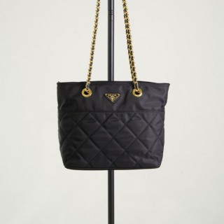 [ P ] 포코노 퀼팅 체인 숄더백