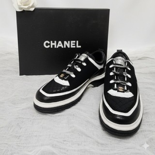 샤* 멀티 스트랩 카프스킨 금장 스니커즈 (여성)